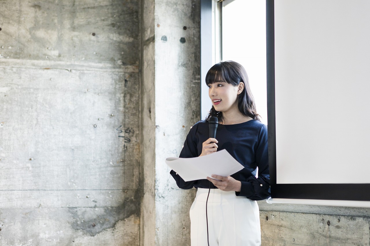 オンライン講演 ウェビナー の司会台本は テンプレートで簡単に作ろう 講演依頼 講師派遣 オンライン講演ならシステムブレーンまで