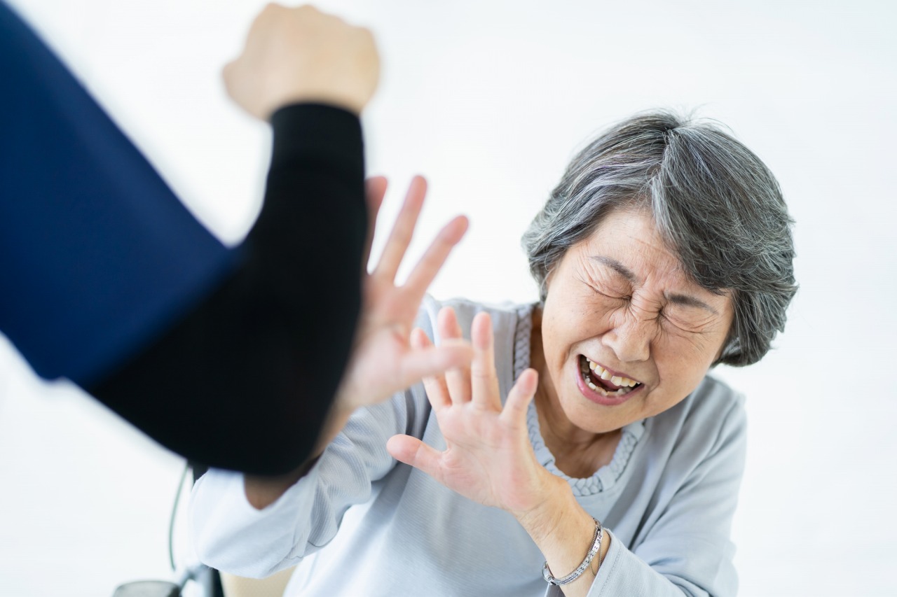 【介護士研修プラン】2024年より介護サービス事業所で義務化! 高齢者虐待を防止するための効果的な研修プラン12選 | 講演依頼・講師派遣 ...
