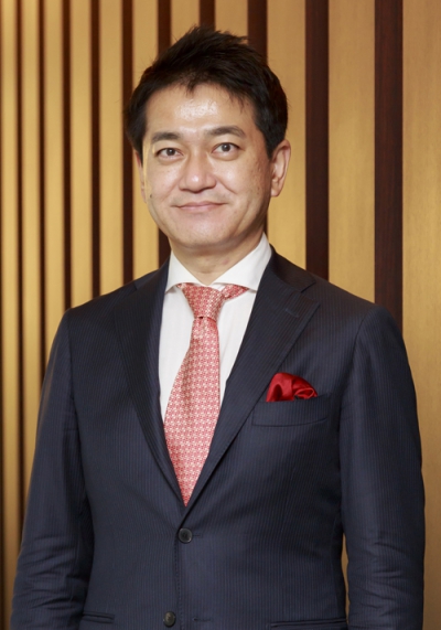 角井亮一
