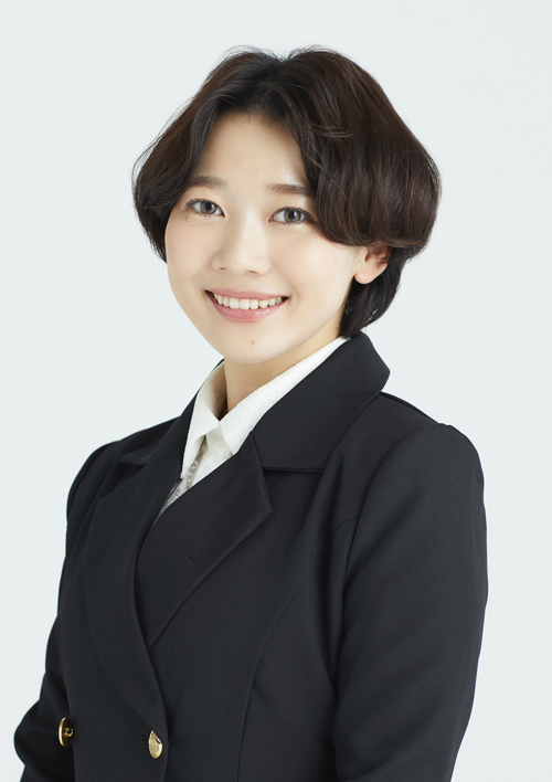 黒木芽依